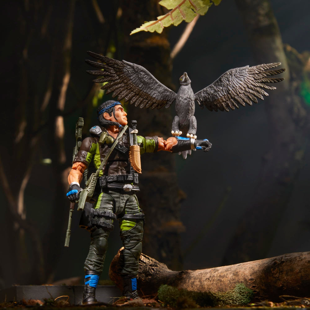 G.I. Joe 28 accessory pieces for varied storytelling and displays.