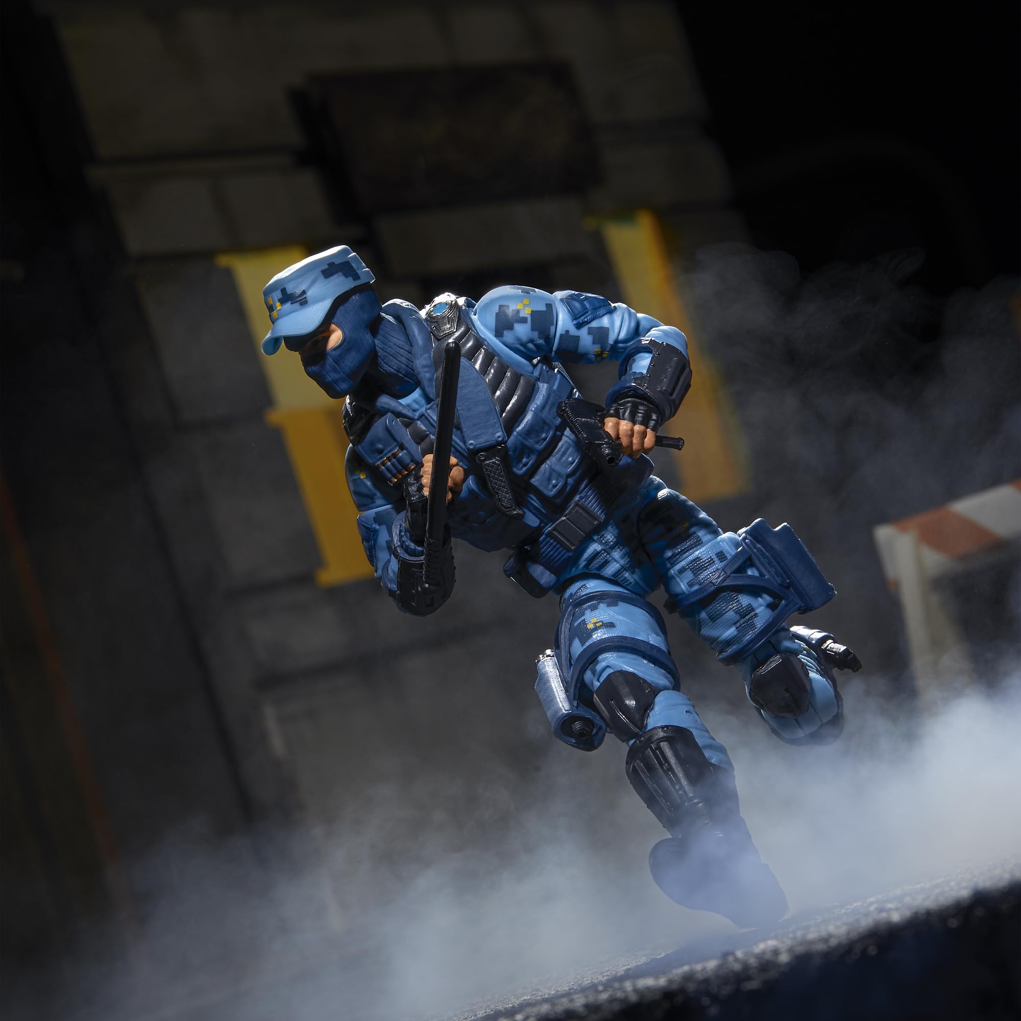Dynamic diorama-ready poseability for Shockwave Faria in action setups.