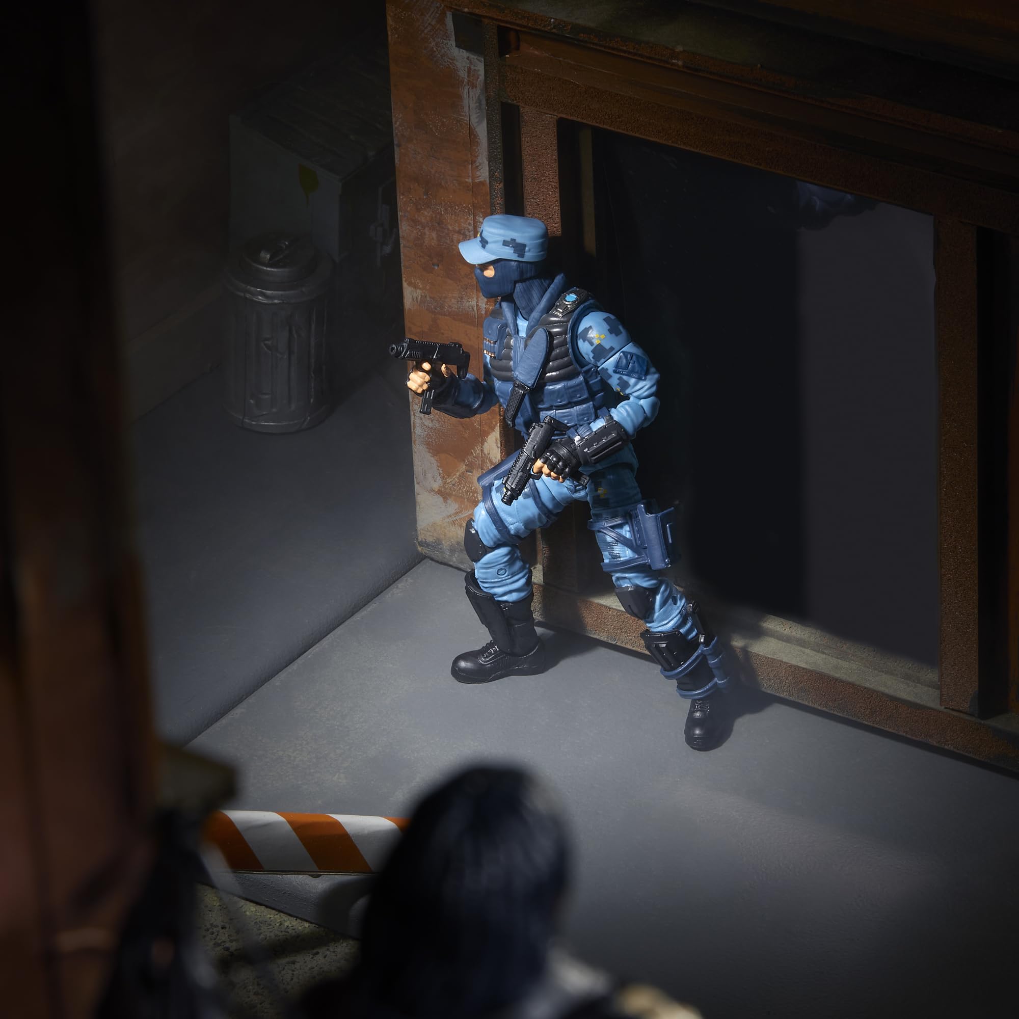 Figure articulation enables expressive, poseable action scenes for Shockwave Faria.