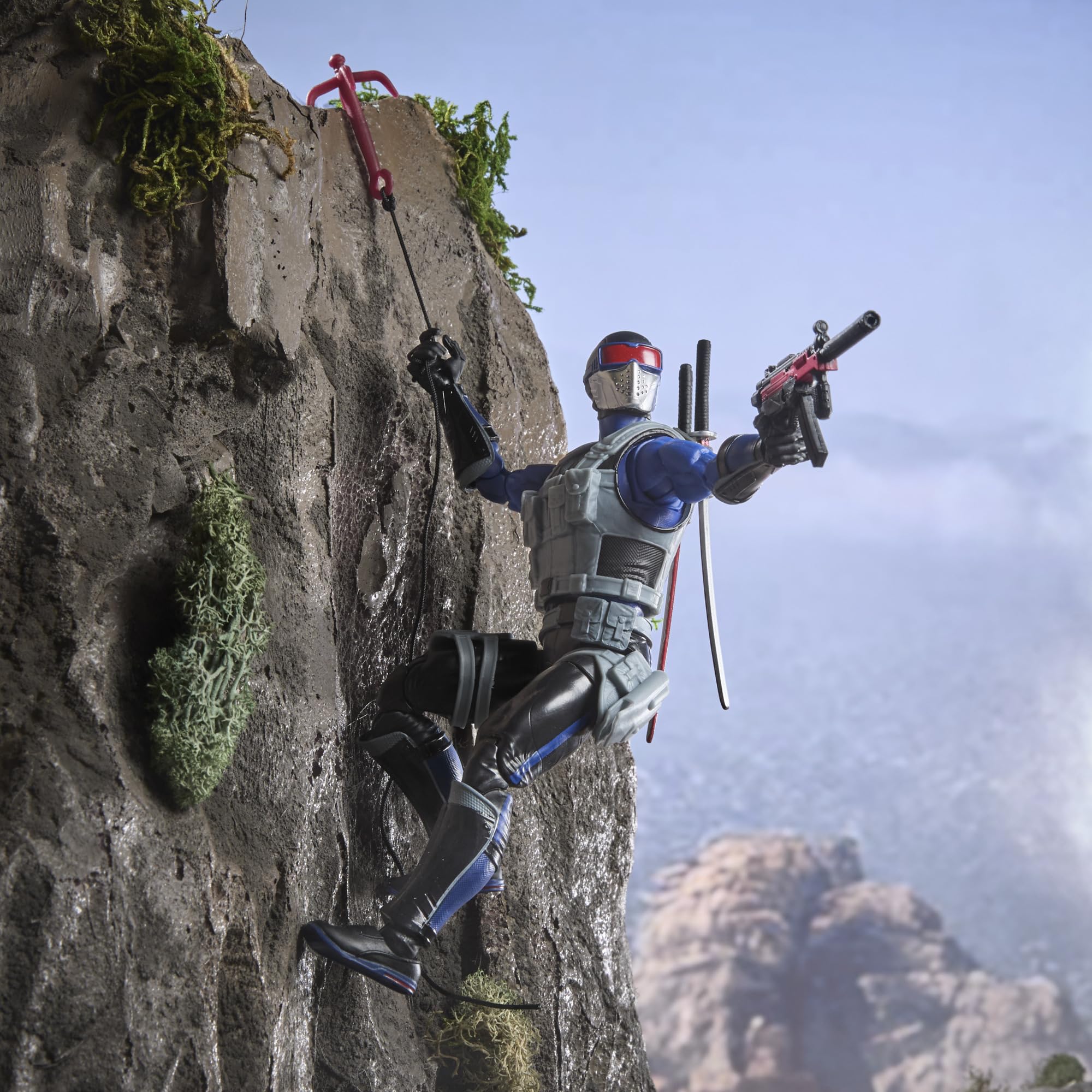 G.I. Joe Snake Eyes V4 grappling hook and line included.
