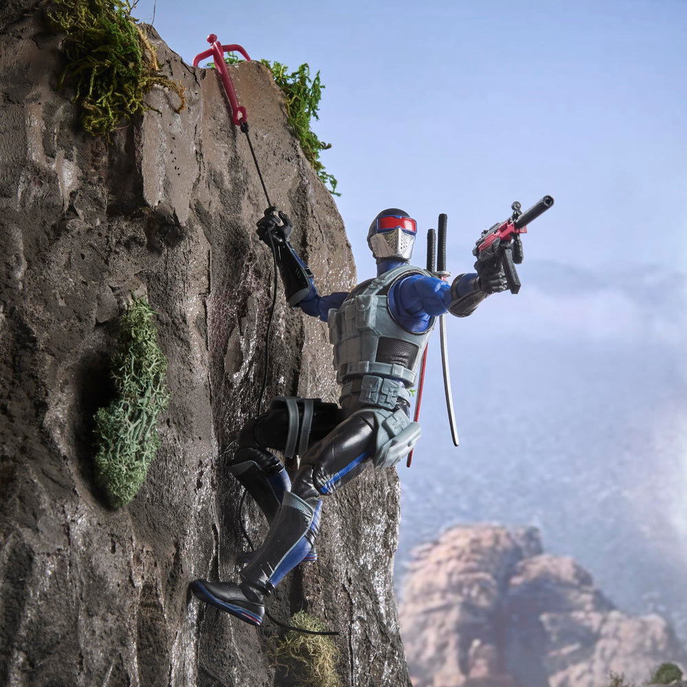 G.I. Joe Snake Eyes V4 grappling hook and line included.