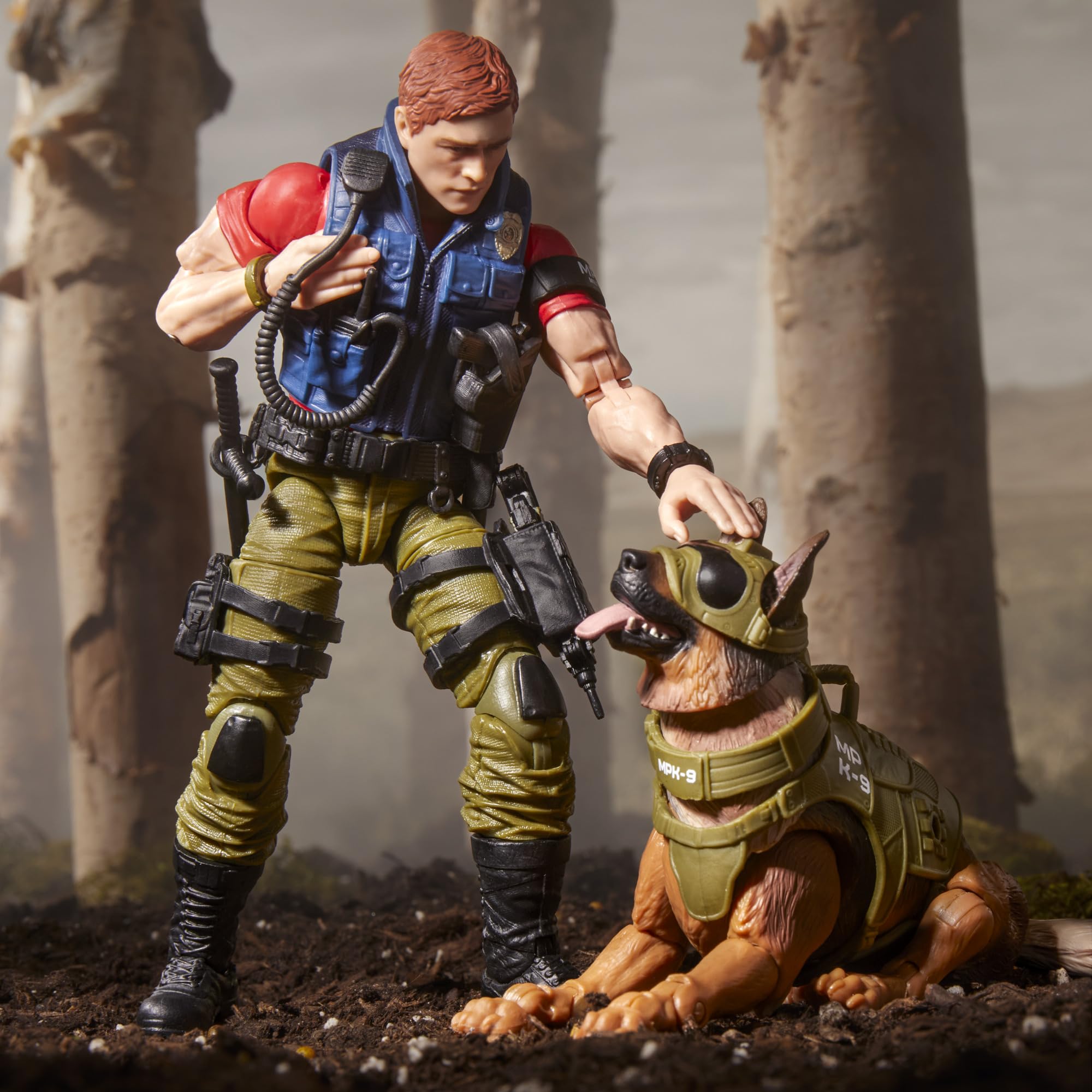 G.I. Joe Classified Series loadout with 14 accessories for versatile play