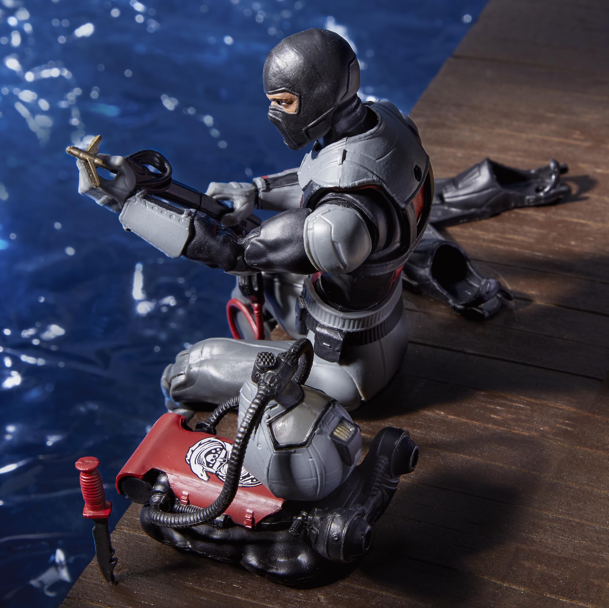 G.I. Joe Cobra EEL diving fins support dynamic underwater poses