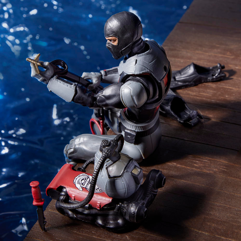G.I. Joe Cobra EEL diving fins support dynamic underwater poses