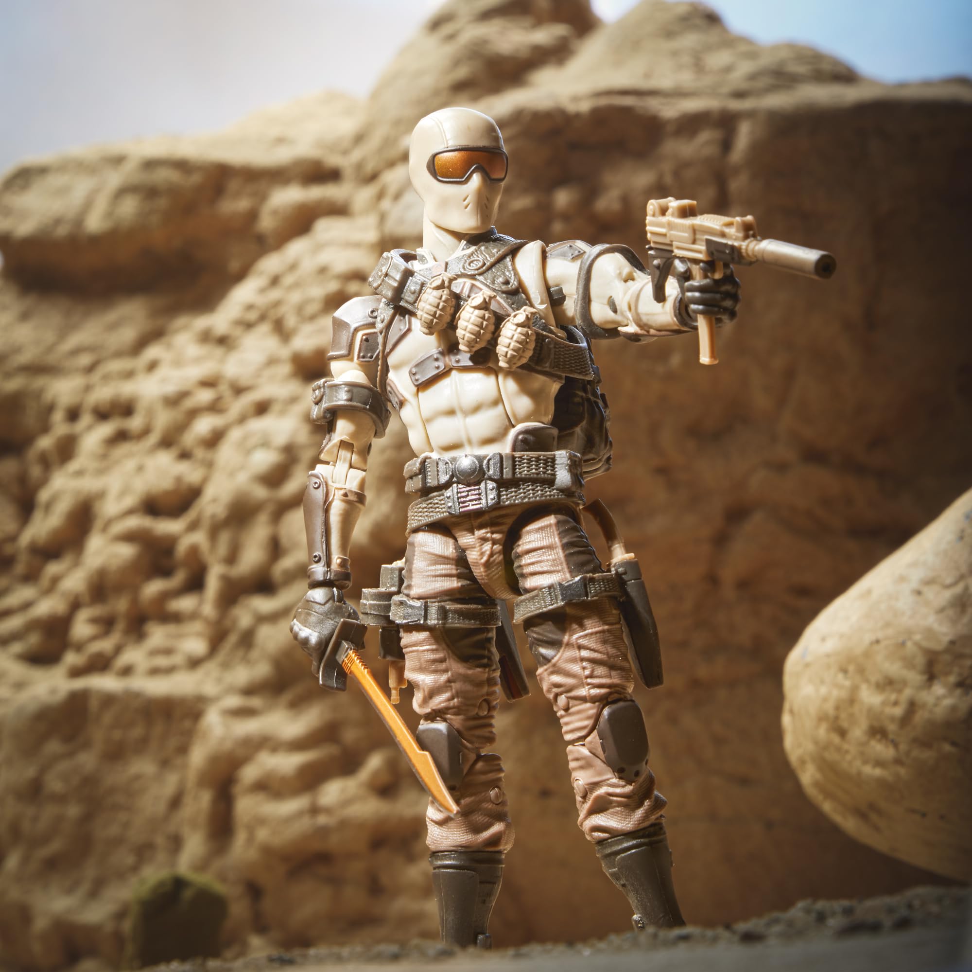 GI Joe Desert Commando Snake Eyes knife accessory enhances tactical display options