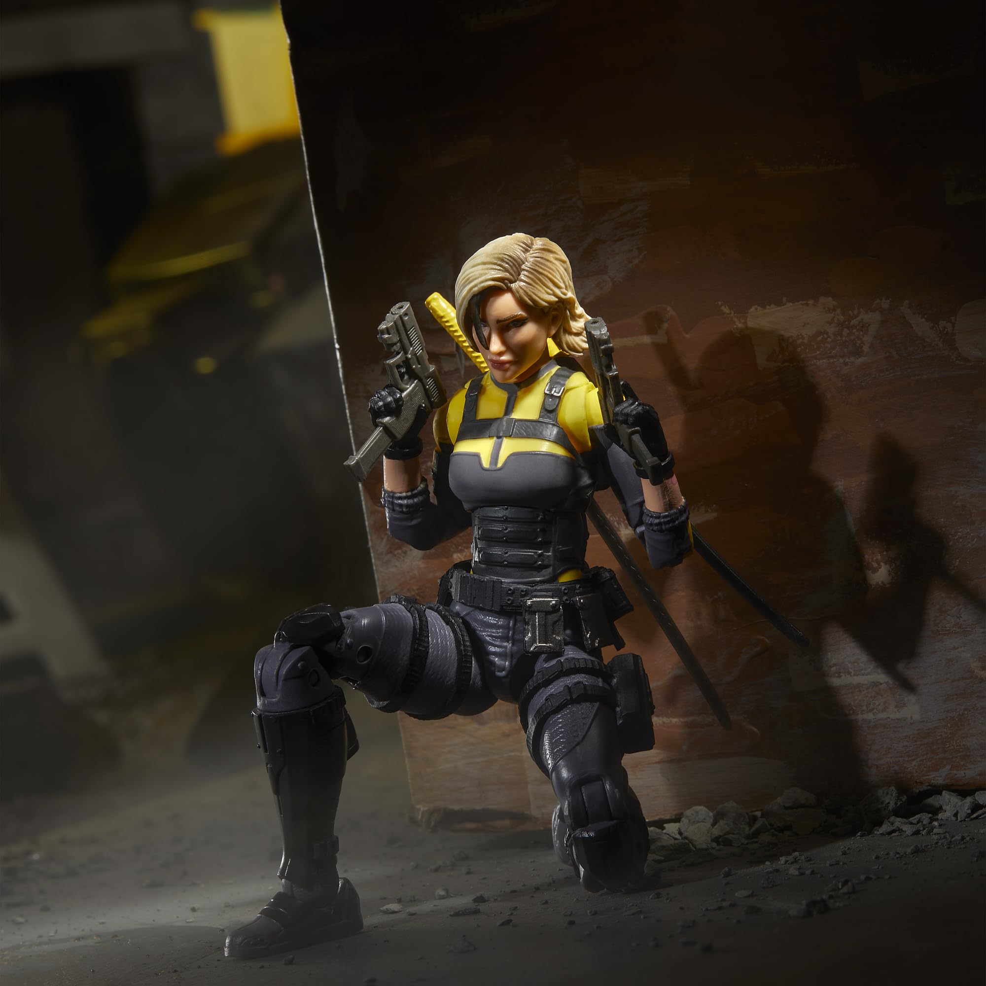 Helix mantis blades accessory for dynamic action scenes.