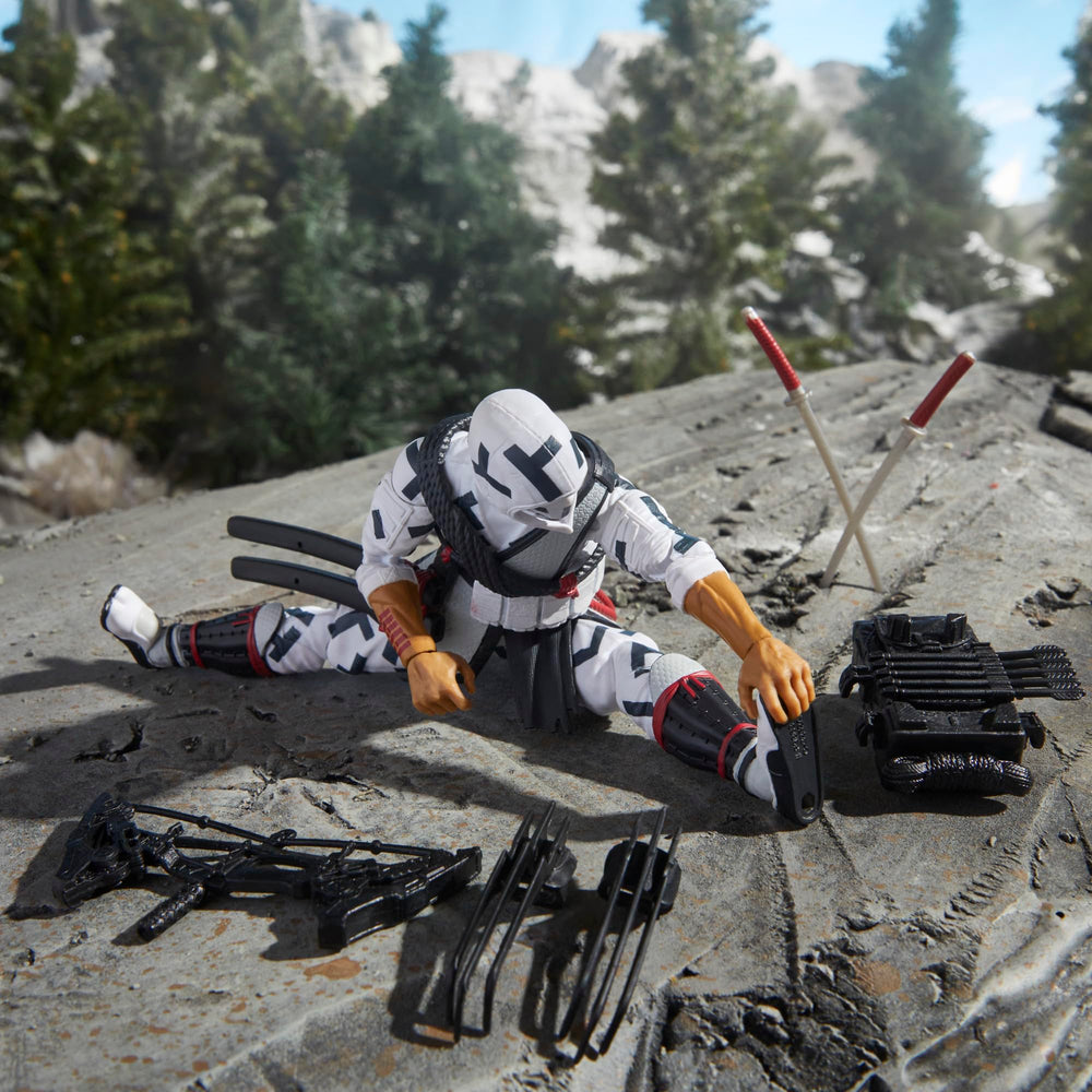 G.I. Joe Storm Shadow claws for agile display options