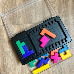 Gigamic Katamino Pocket offers 500 evolving puzzles for varied play.