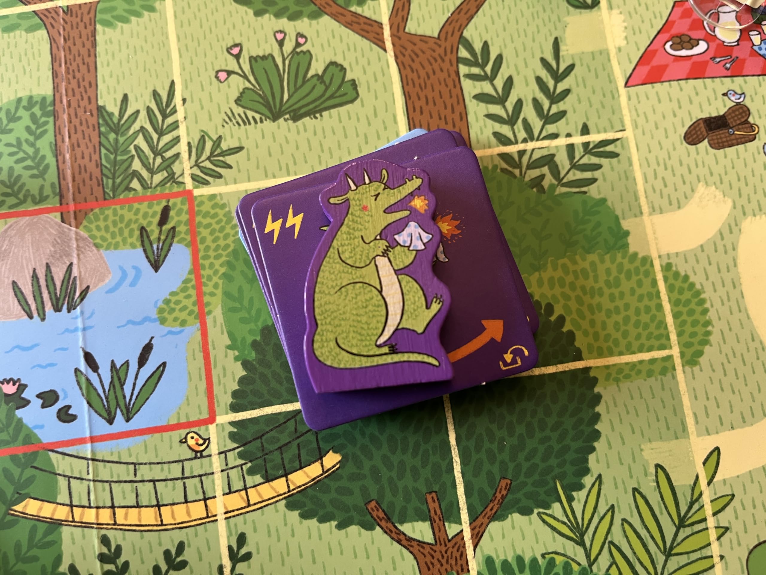 GIGAMIC Mr. Postmouse’s Picnic ideal for family game nights.
