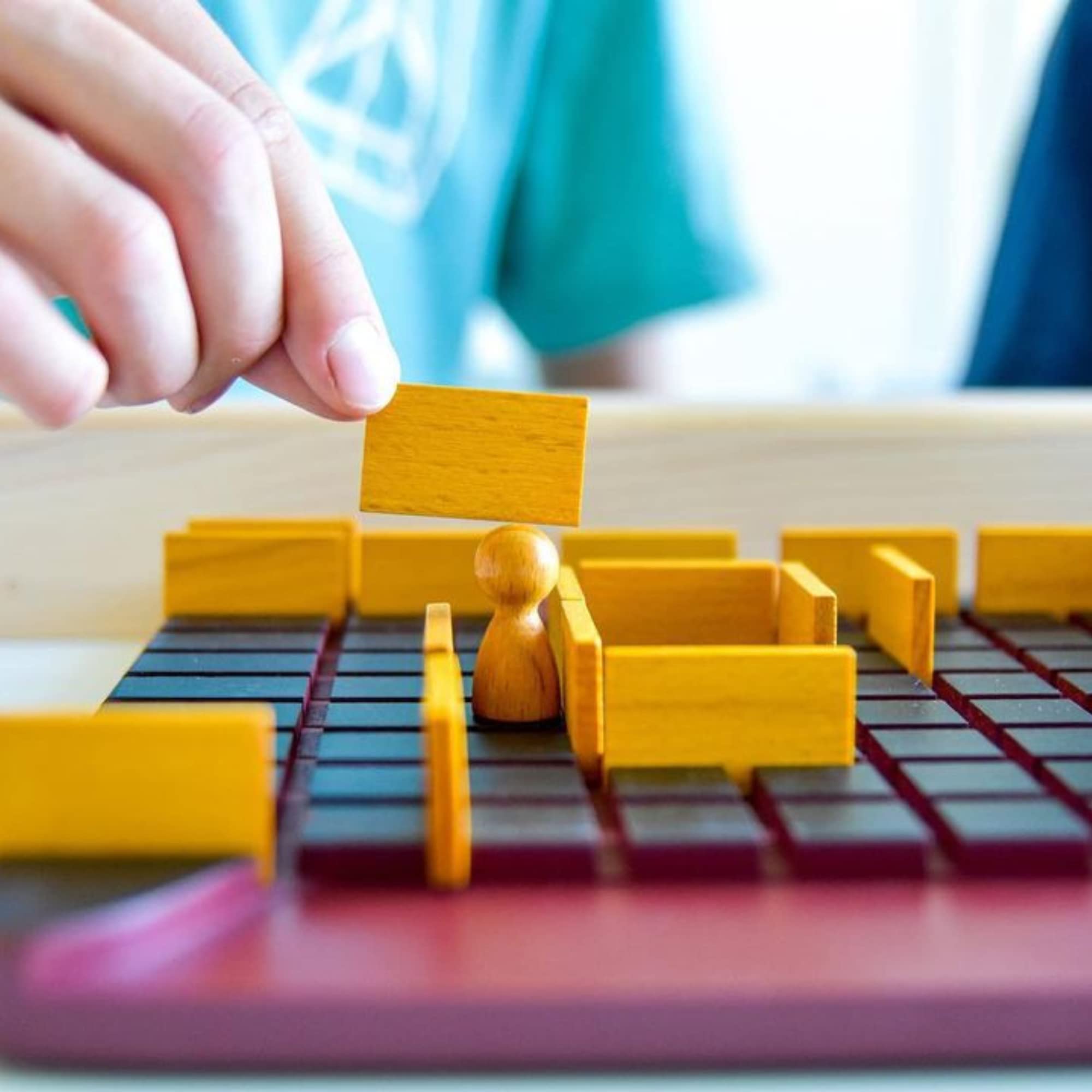 GIGAMIC Quoridor cozy game-night table display