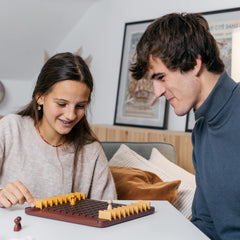 GIGAMIC Quoridor elegant wood finish on the game piece