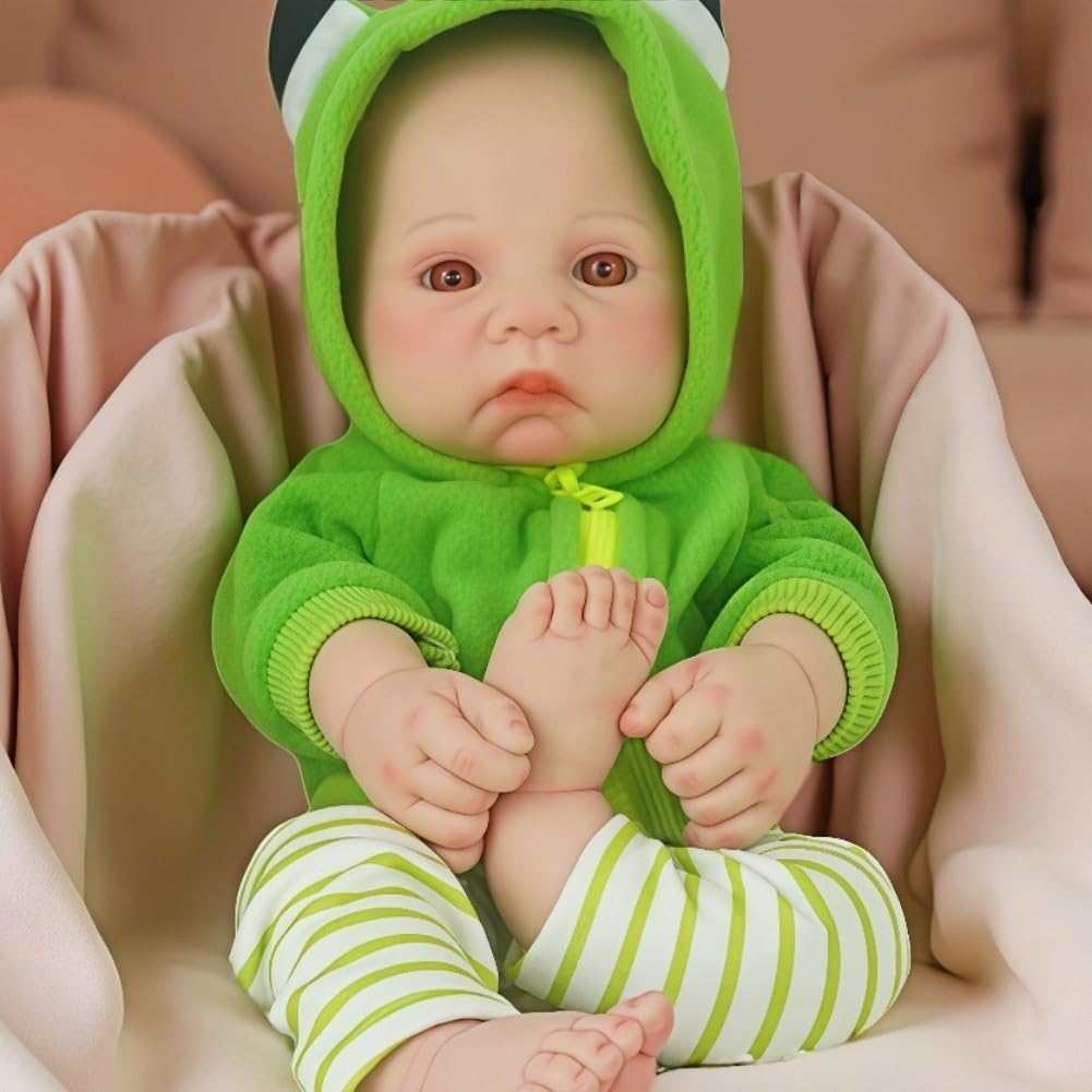 GiggleBabble unboxing moment highlights safe, protective packaging and care steps