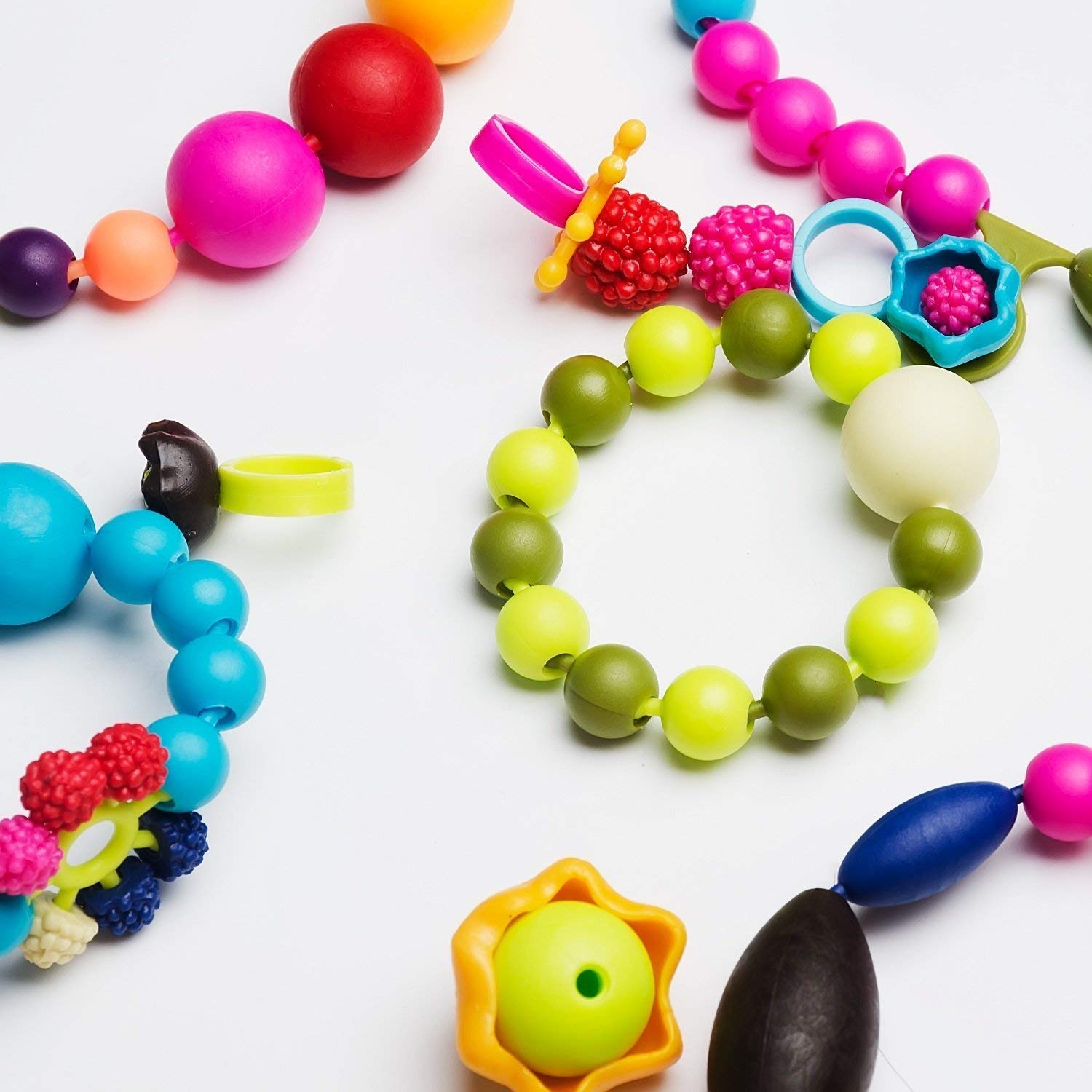GILI Pop Beads ring ideas demonstrated for creative wearables.
