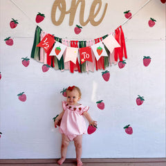 GIOGUK banner with left and right lanyards for quick hanging.