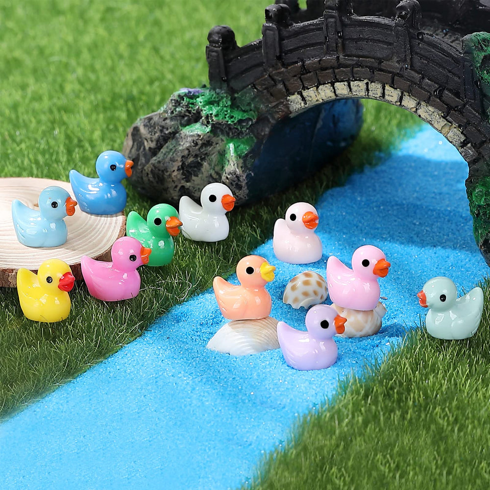 GliSun colorful duck figurines ideal for classrooms and craft stations.