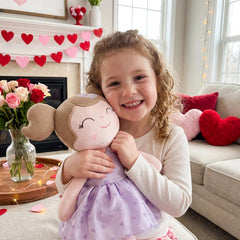 Gloveleya 16-inch size reference with cuddle space.