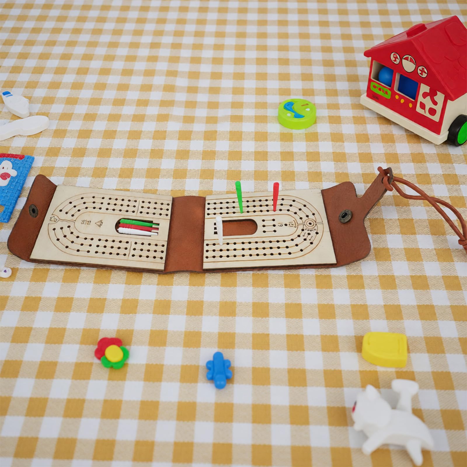 Gloxlite Standard deck of cards included for immediate play.