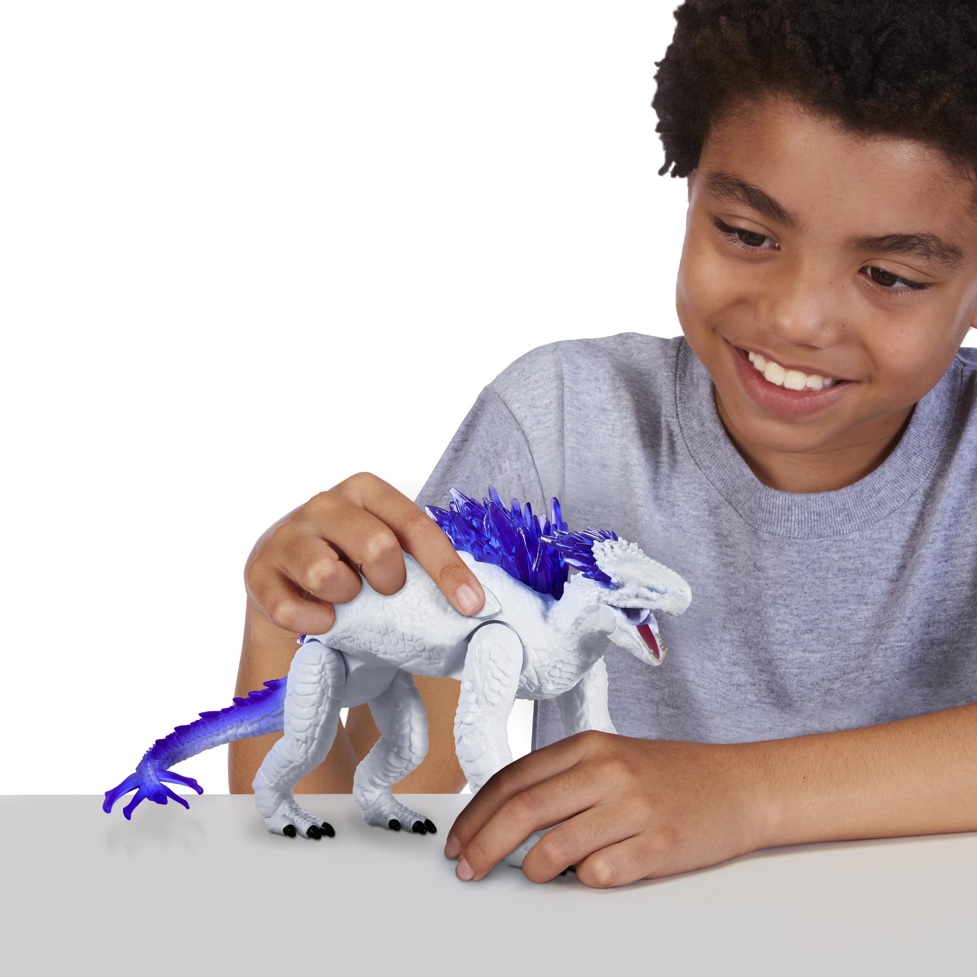 Unboxing display of Shimo with distinctive Godzilla x Kong packaging.