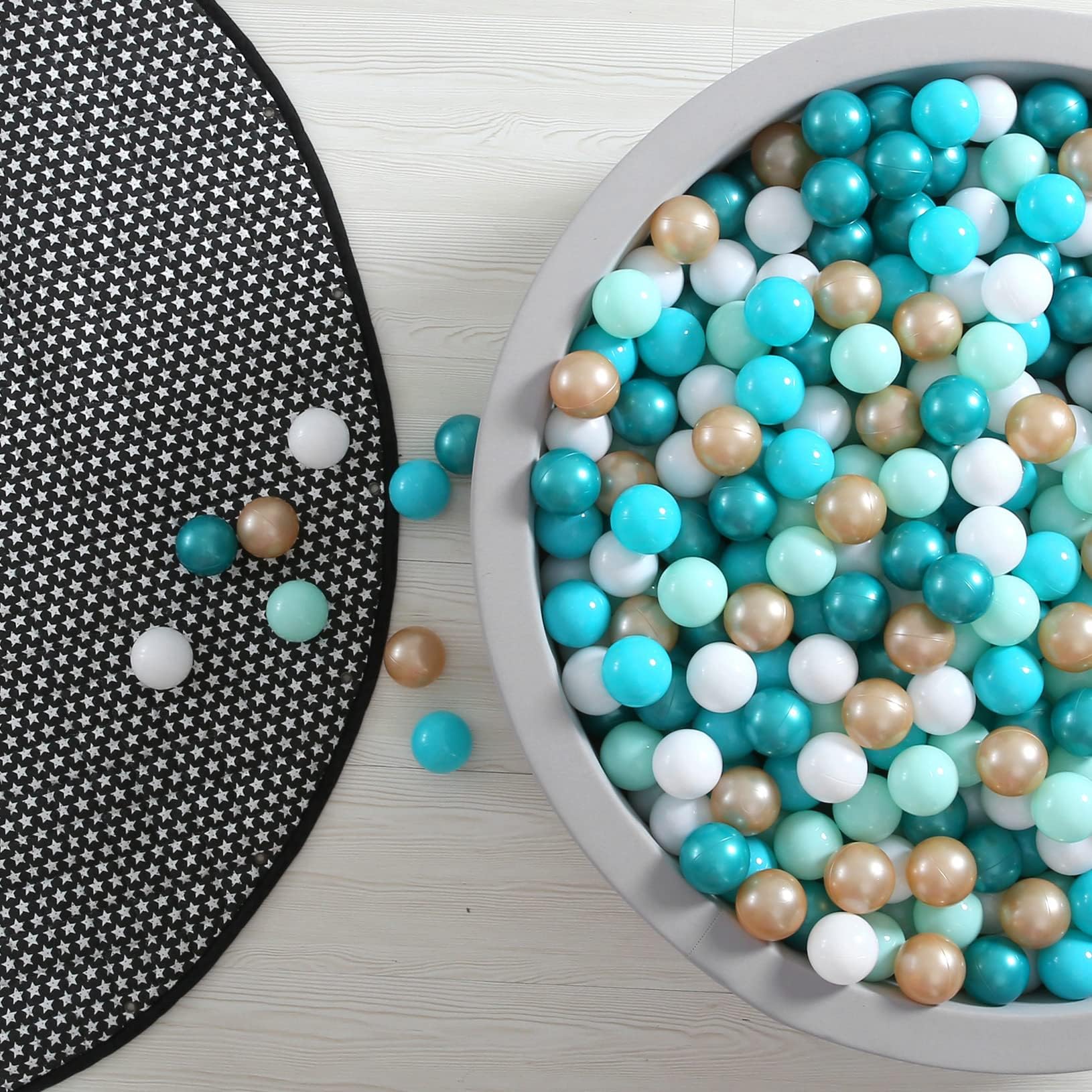 GOGOSO ball pit balls in a durable storage bag for quick setup