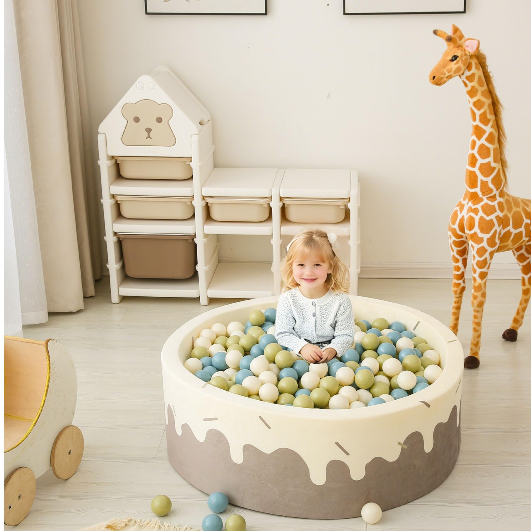 GOGOSO play tent setup with these balls creates a colorful mini pit.