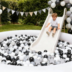 GOGOSO balls help color recognition and counting during play.