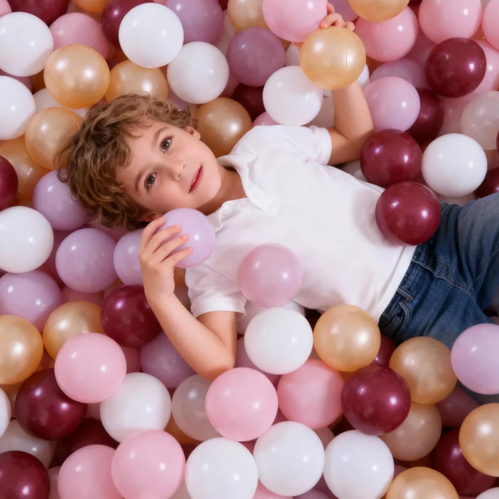 GOGOSO ball pit balls serve as party props and photo backdrops