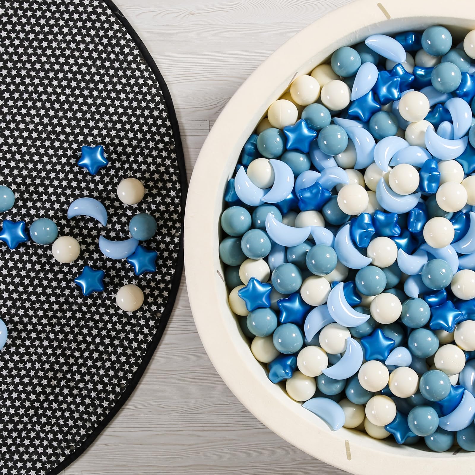 GOGOSO cream blue mix enhances photo-friendly play areas.