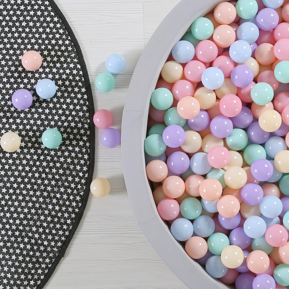 GOGOSO color-mix balls support color recognition and sorting activities.