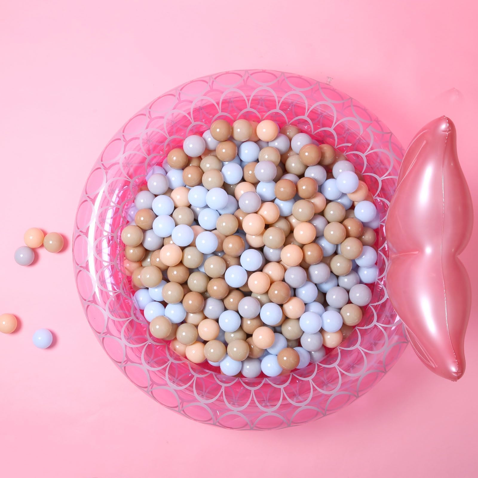 GOGOSO easy-clean balls stored in the included bag.