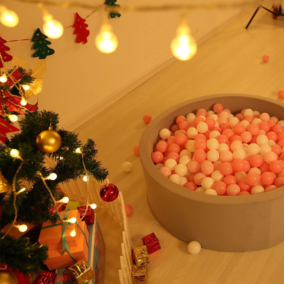 GOGOSO pet-friendly pink balls suitable for photos with pets.