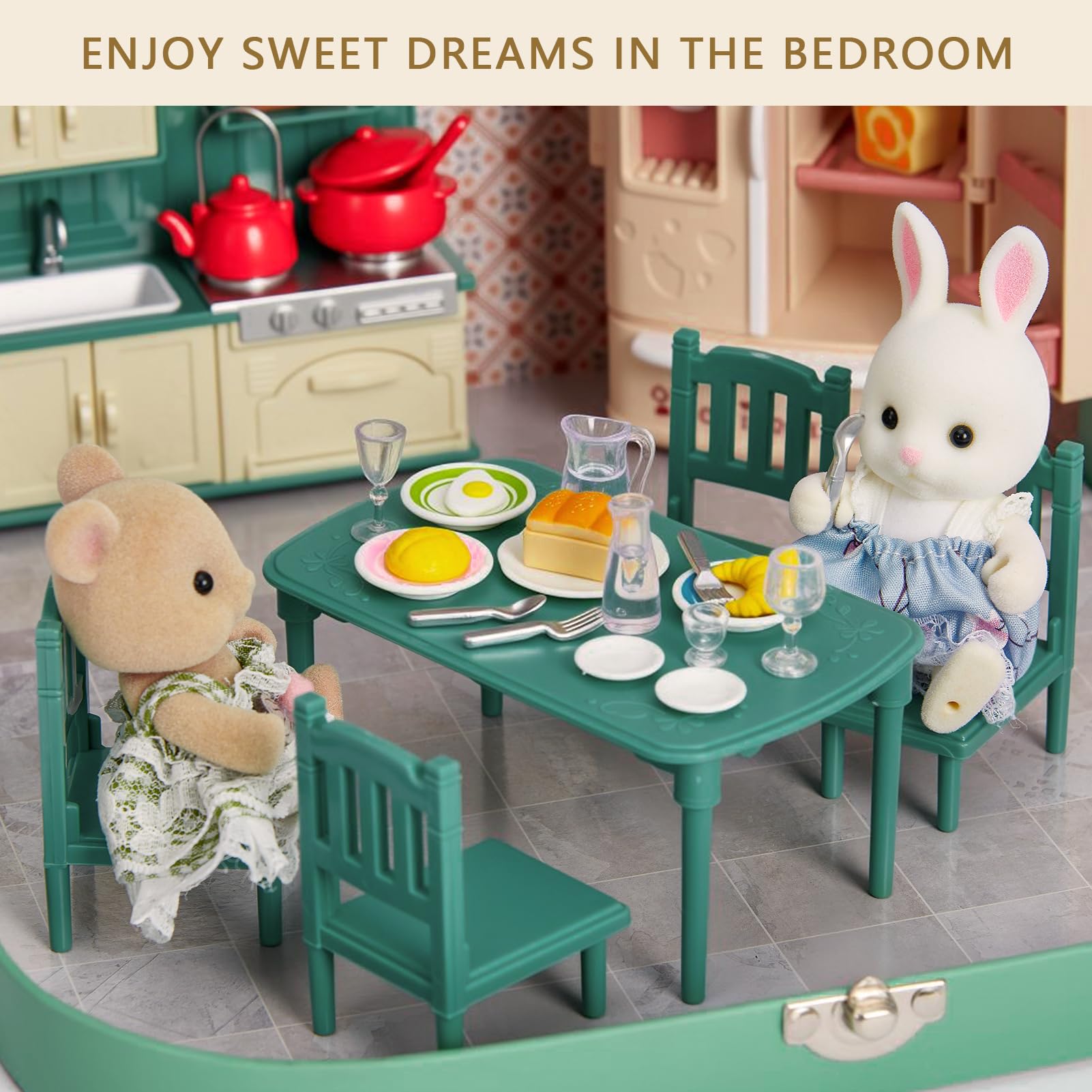Fridge and oven doors on the Golray set add interactive realism to playtime.
