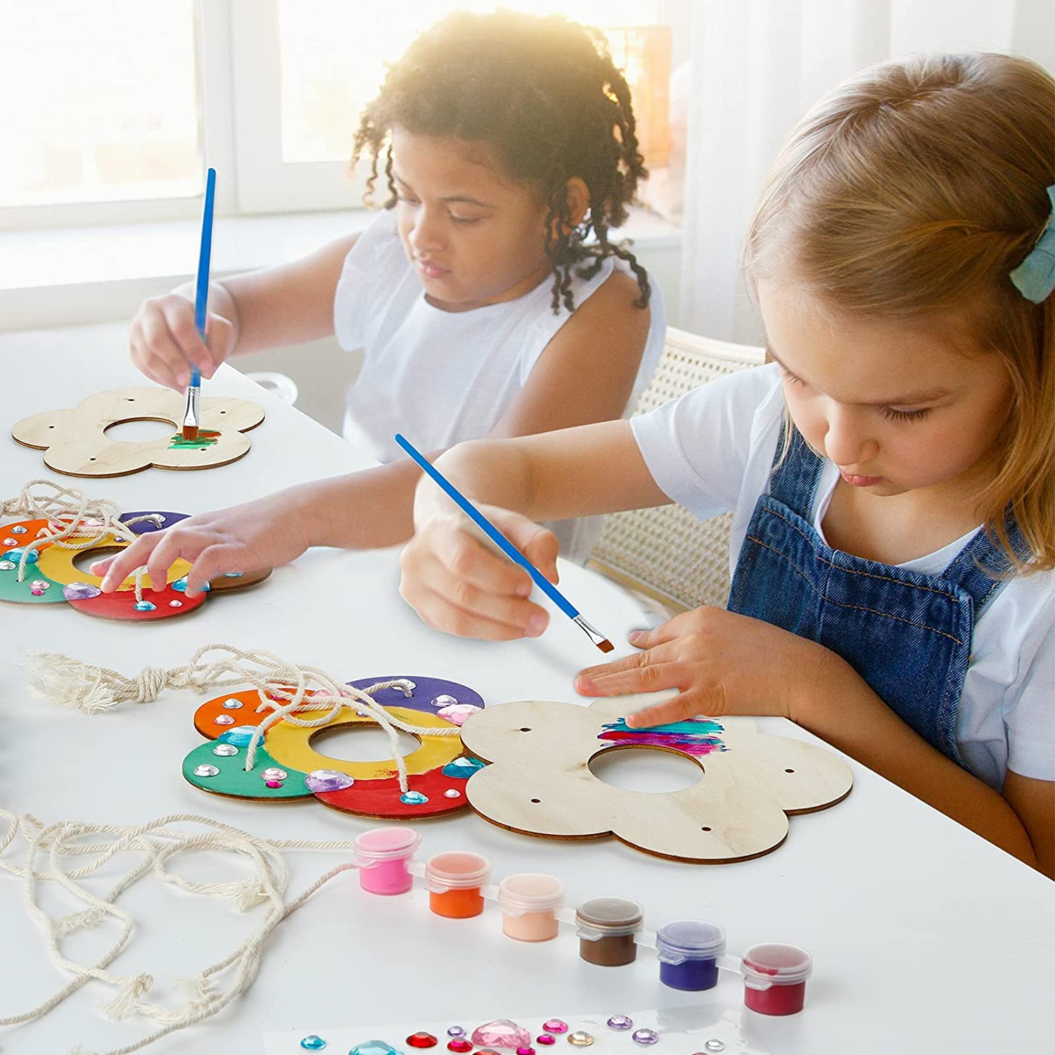 Gooidea paintbrushes—two brushes help kids add fine details.
