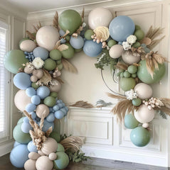 Govpy balloon bouquet detail makes a charming centerpiece for parties.