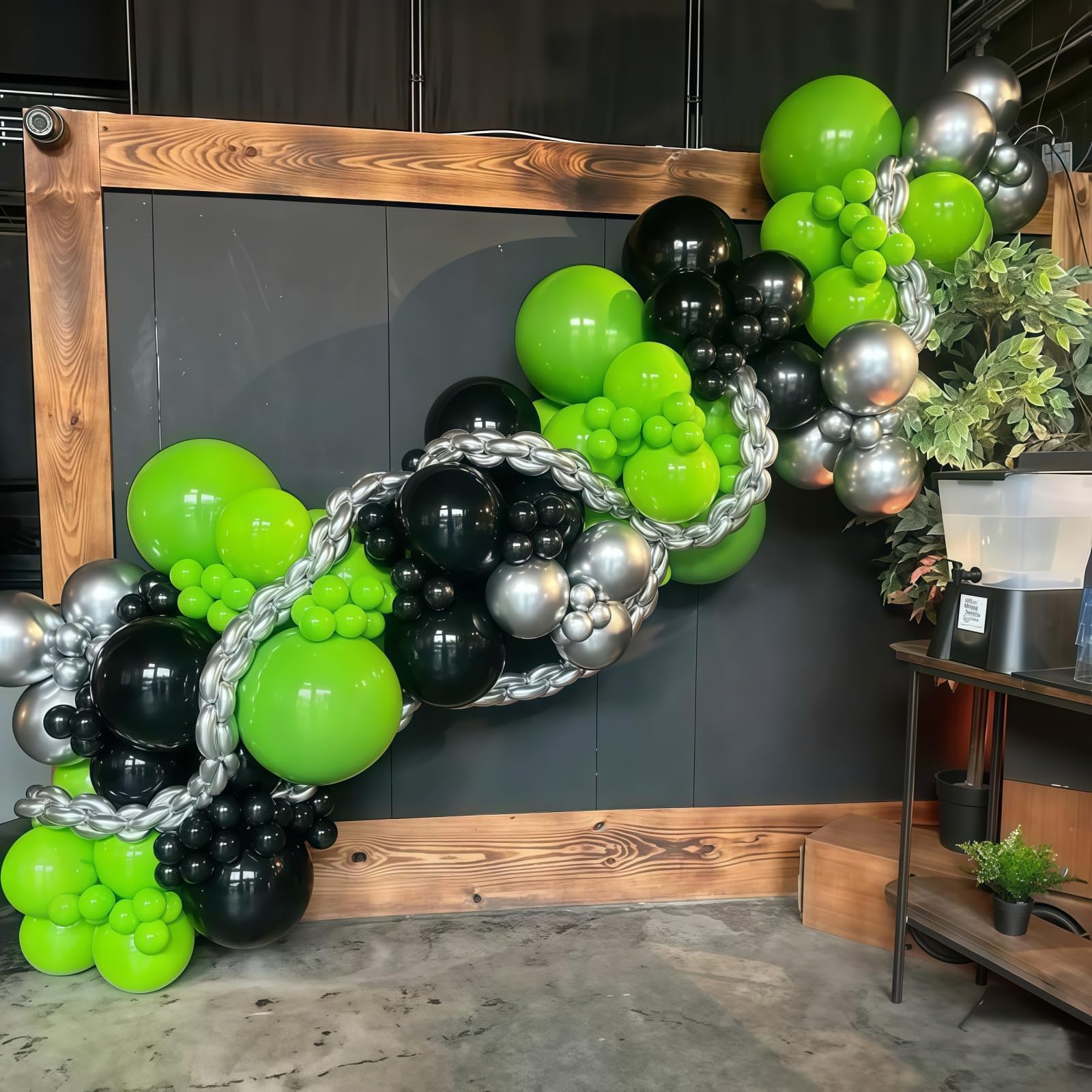 Govpy gaming-themed decor elevates video game party vibes.