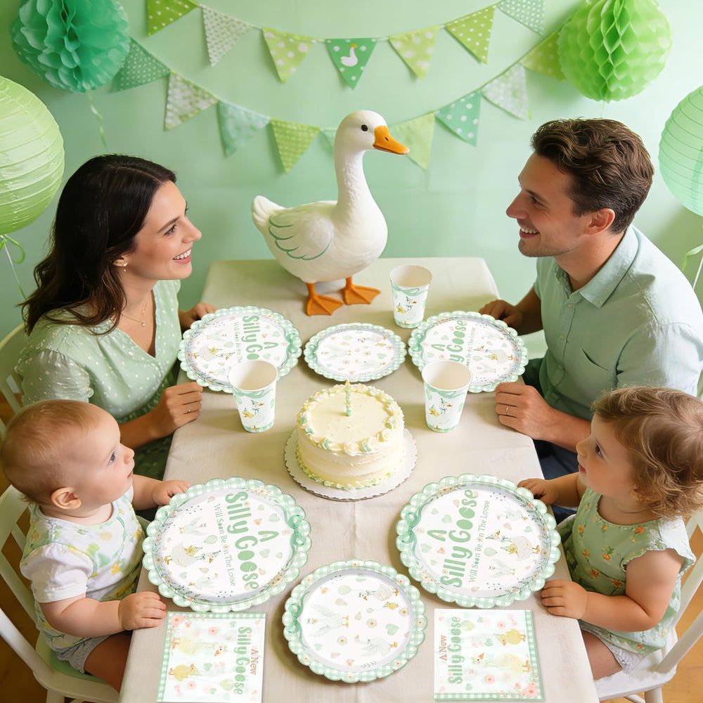 Greencian green gingham bow theme full-set view for coordinated table decor
