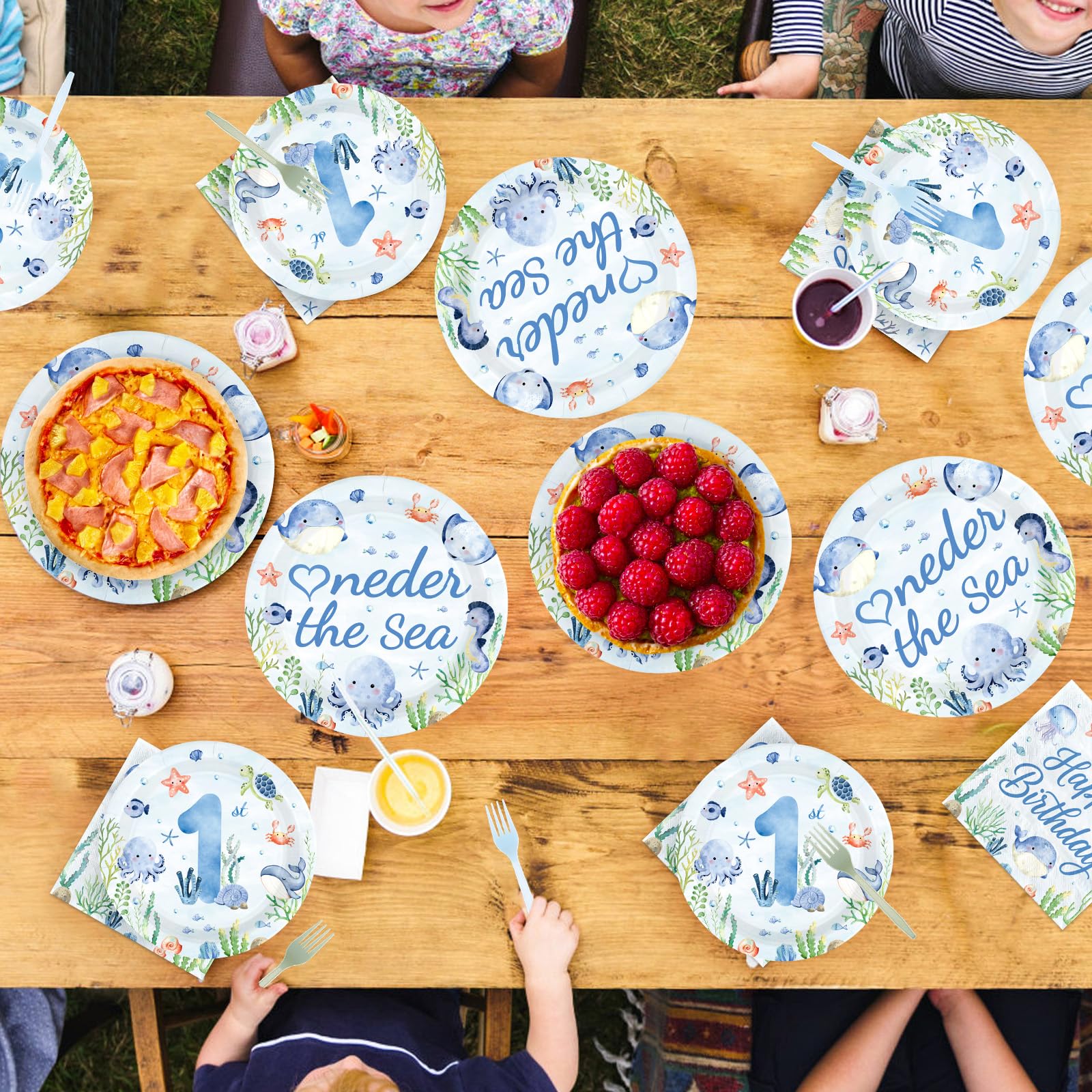 Greencian Under the Sea disposable dinnerware saves time on cleanup.