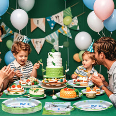 Grencian golf party tableware collection supports easy setup and cleanup.