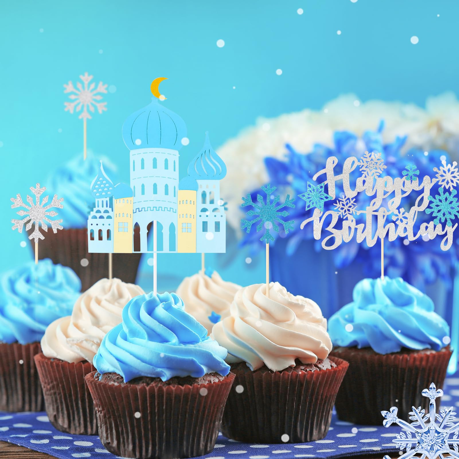 Guiqulai snowflake topper enhances frosting with a shimmering, elegant touch
