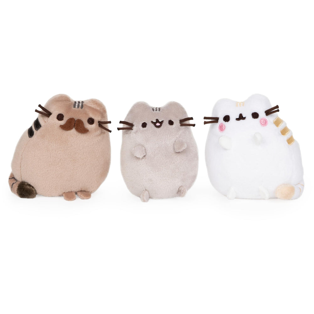 Giftable display box featuring Pusheen family enhances collection presentation