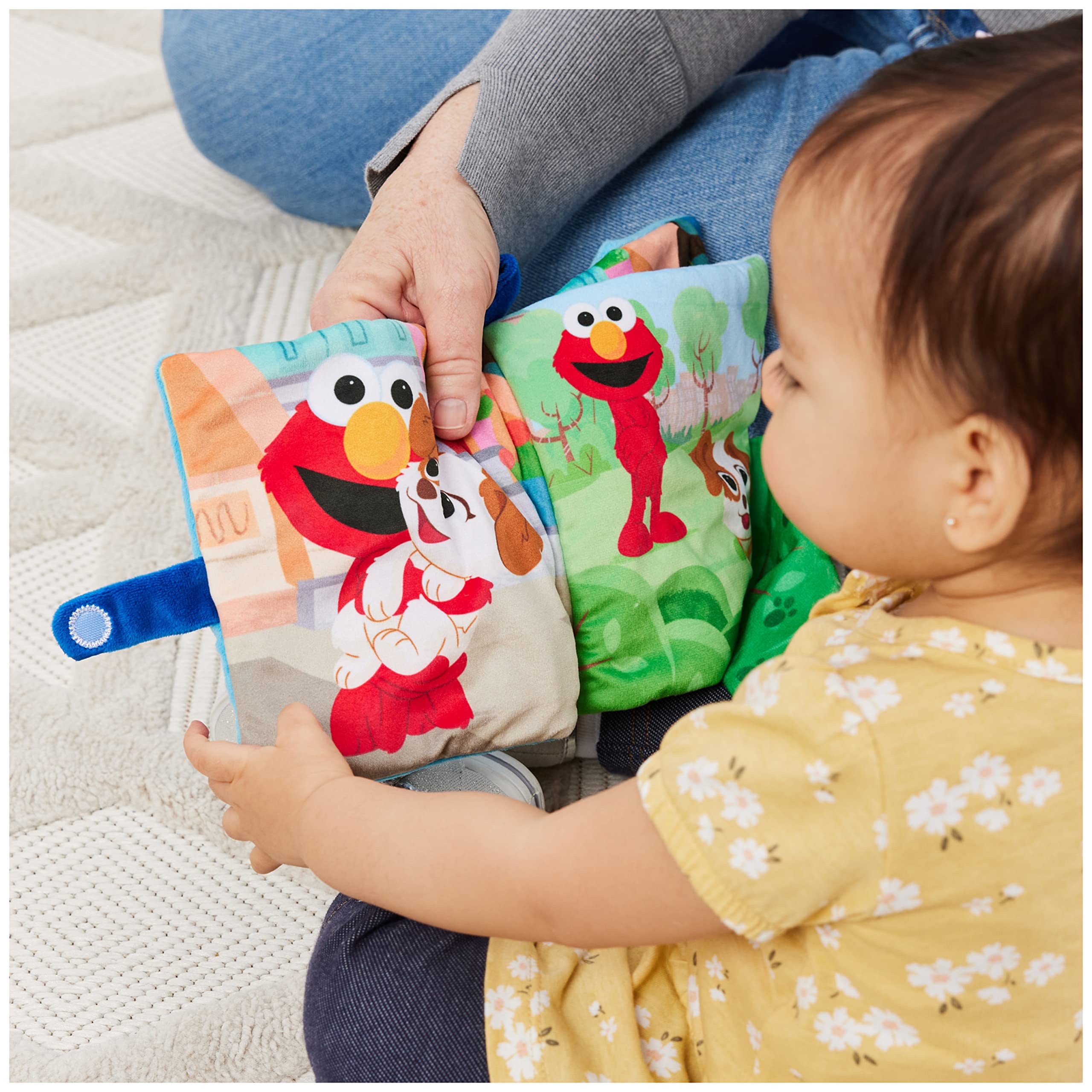 GUND Tango music-note collar highlights playful sensory cue during stories.
