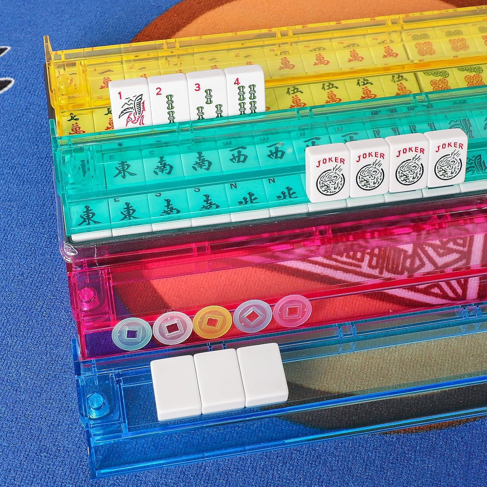 GUSTARIA inner-pocket storage keeps accessories secure and organized.