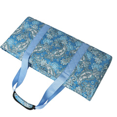 GUSTARIA extended zipper closure allows quick access to tiles.