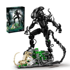 GXJTYYBS Xenomorph figure assembled for dynamic display and posing
