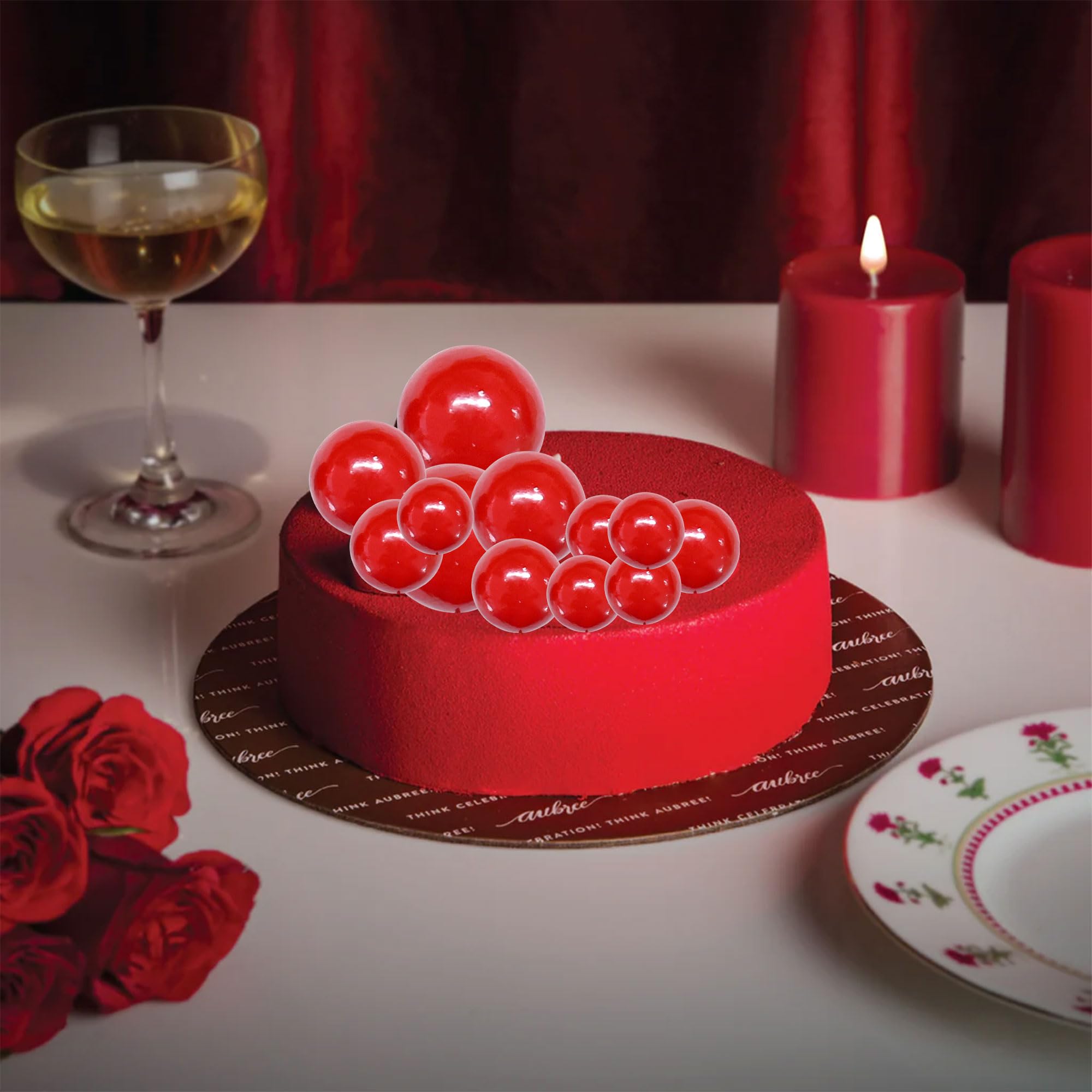 Gyufise white toppers offer versatile decoration for desserts and fruits.