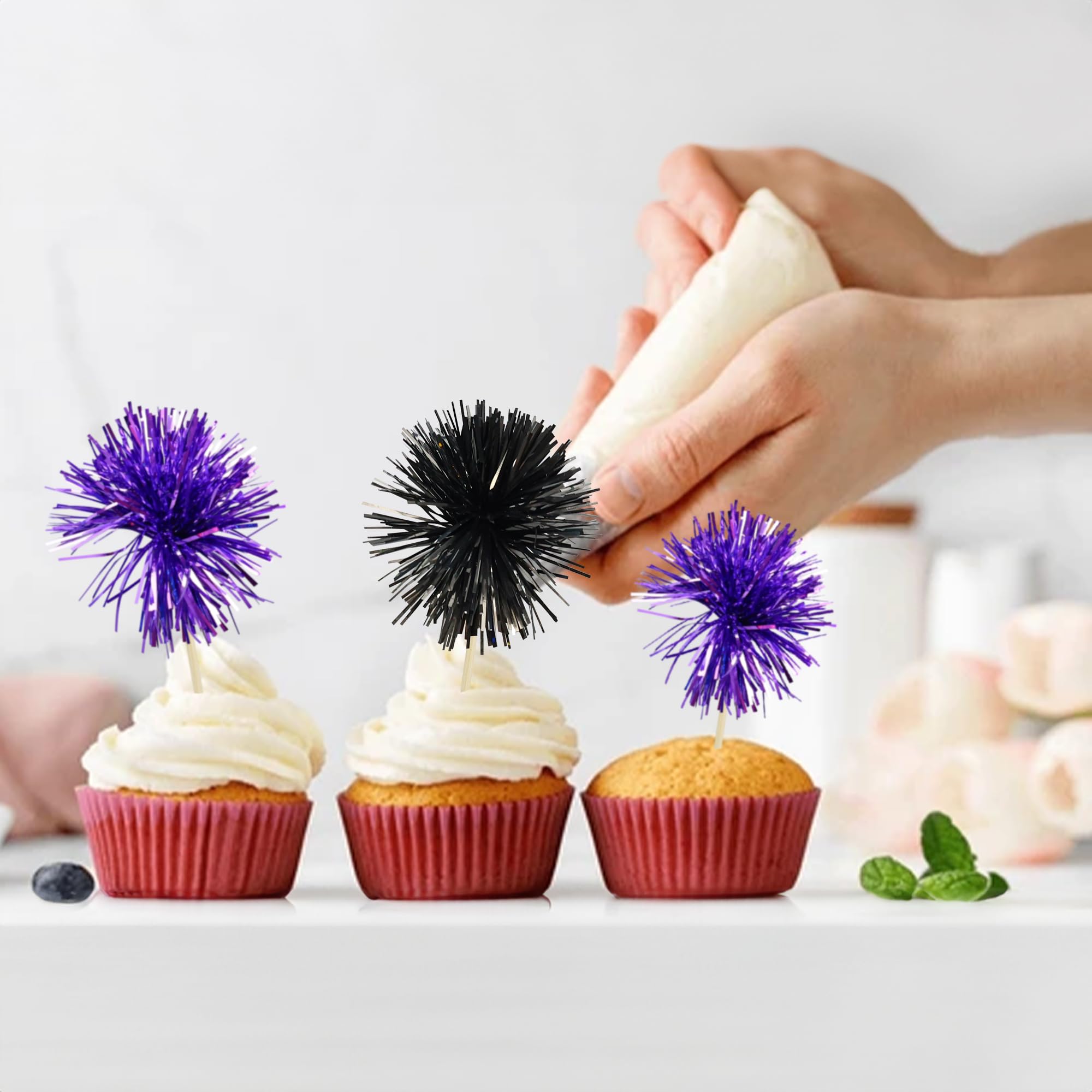 Gyufise assembled cake toppers insert directly for quick decorating.