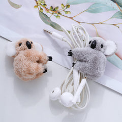 Haakong koala clip helps organize wires and notebooks.