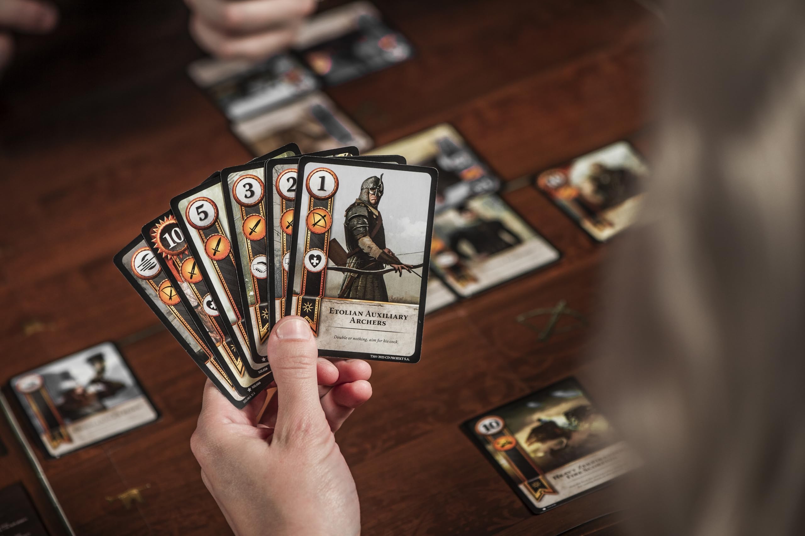 Hachette Boardgames Gwent compact storage case keeps decks organized.