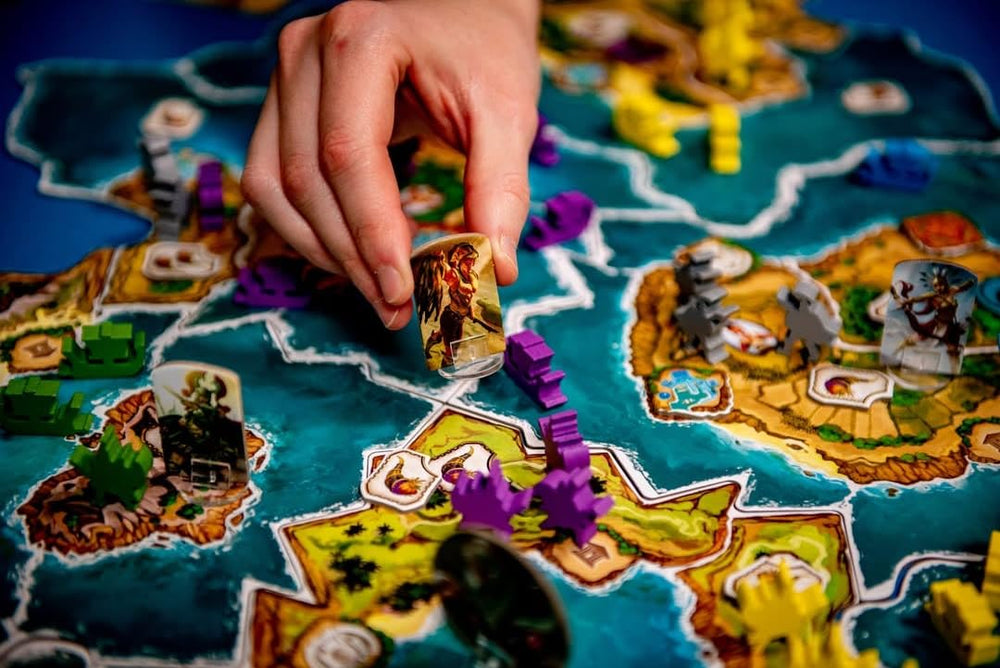 Hachette Cyclides teamplay mode promotes cooperative strategy