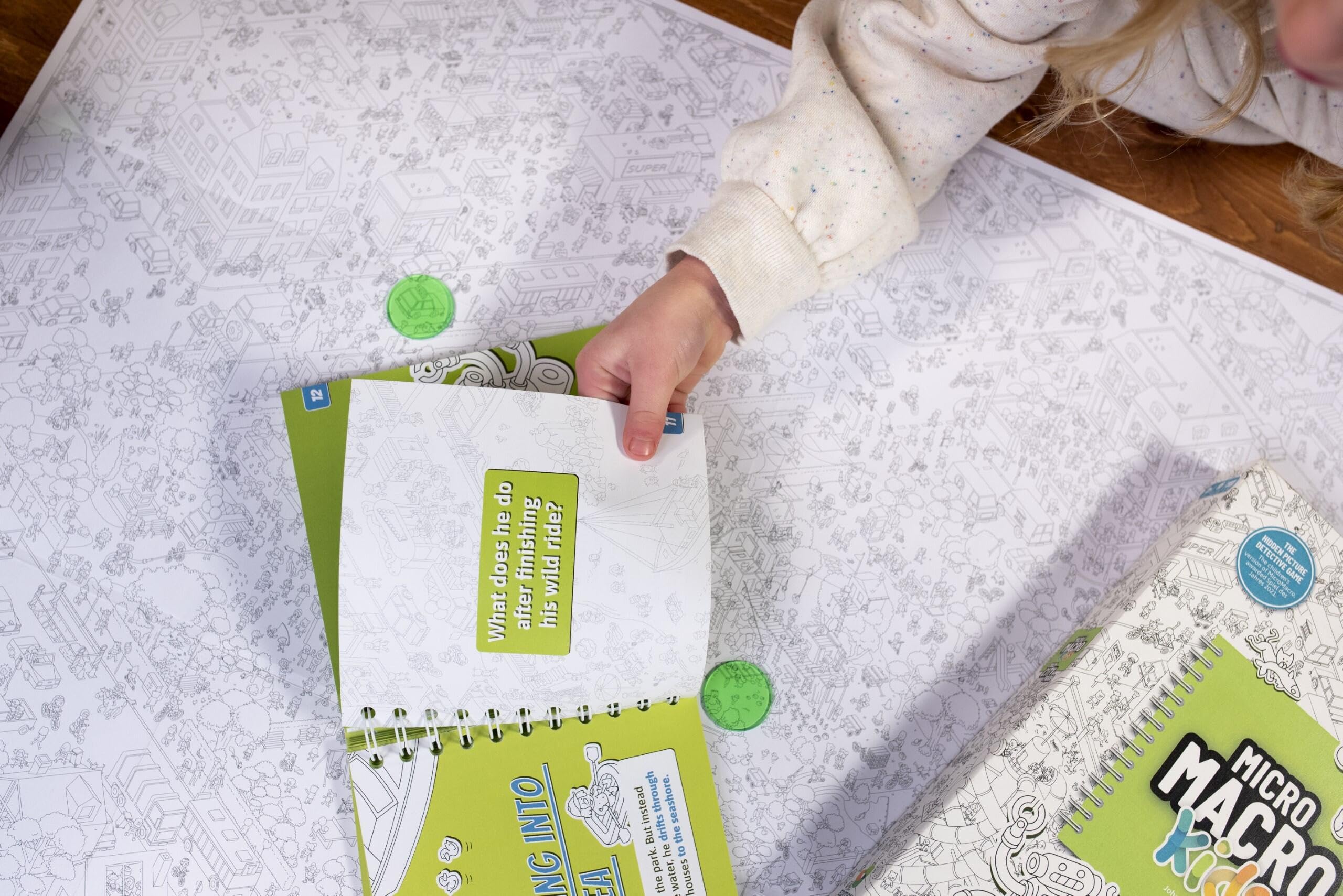 Hachette MicroMacro Kids colorable map invites extended family drawing sessions