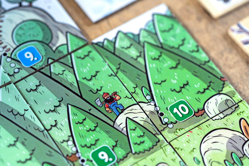 Solstis compact box design keeps gameplay portable and travel-friendly.